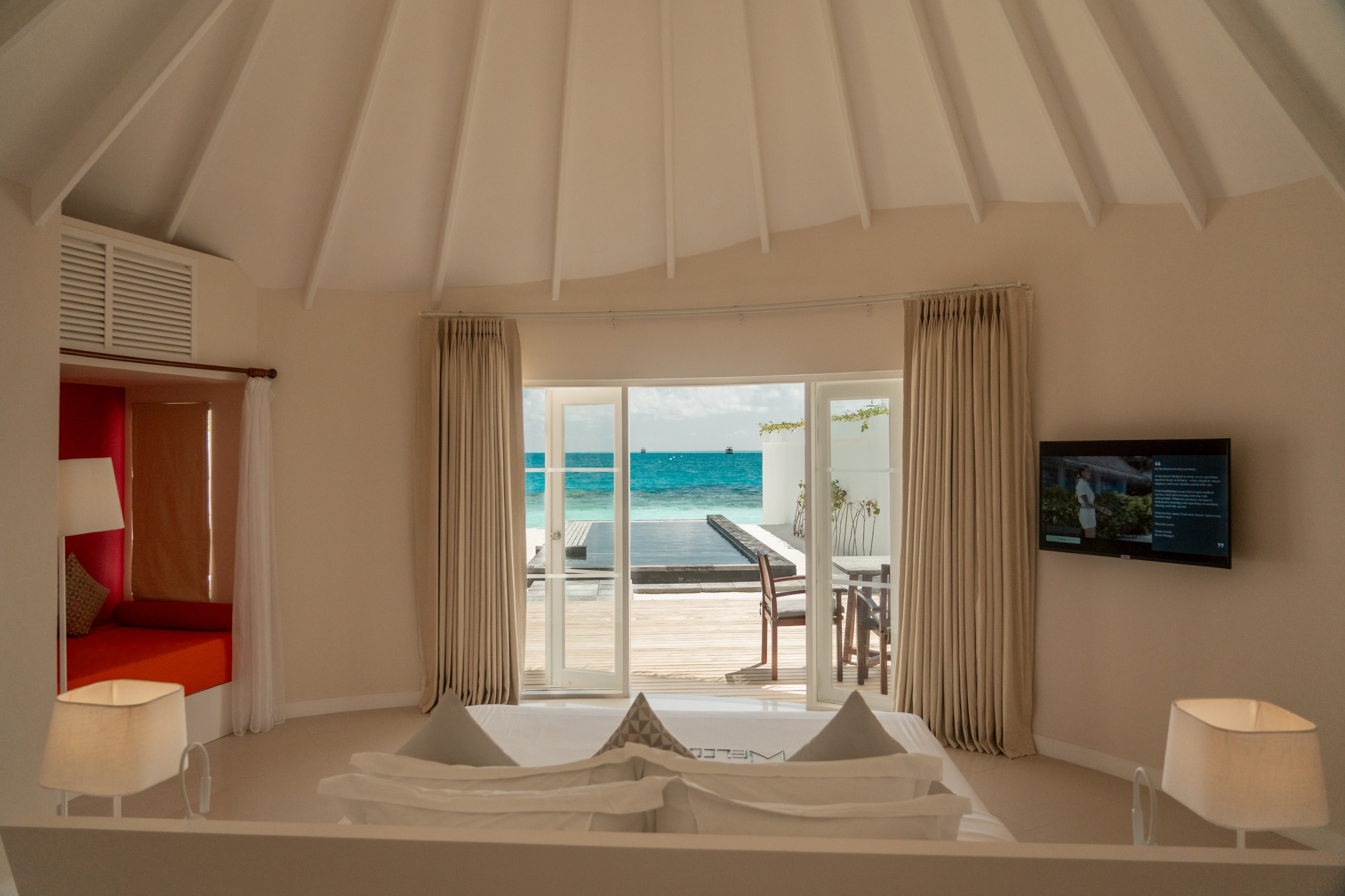 Vilu Reef - Pool Beach Villa 