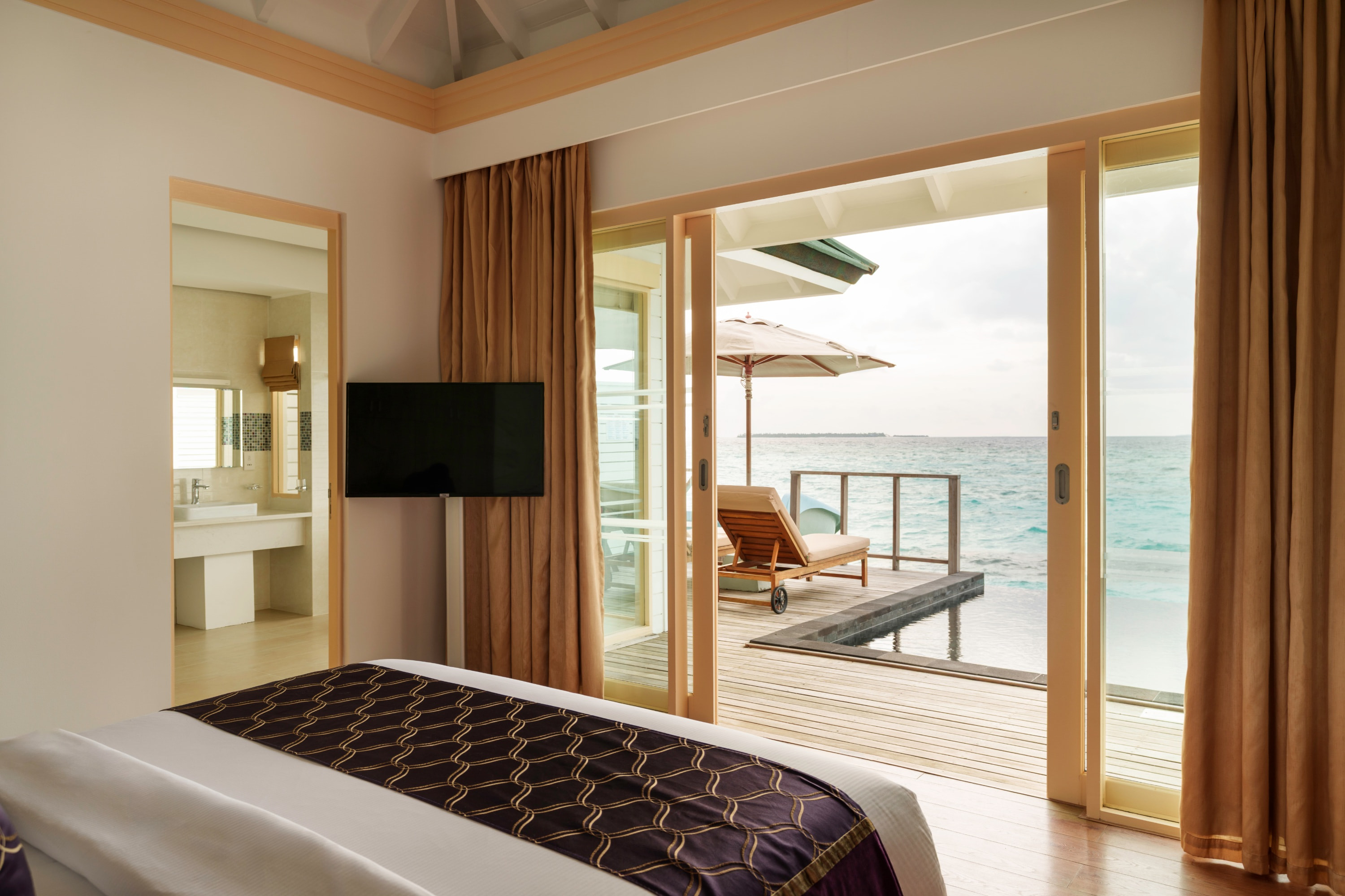 Siyam World - All-Inclusive Ocean Villa With Pool + Slide | 4 Nights
